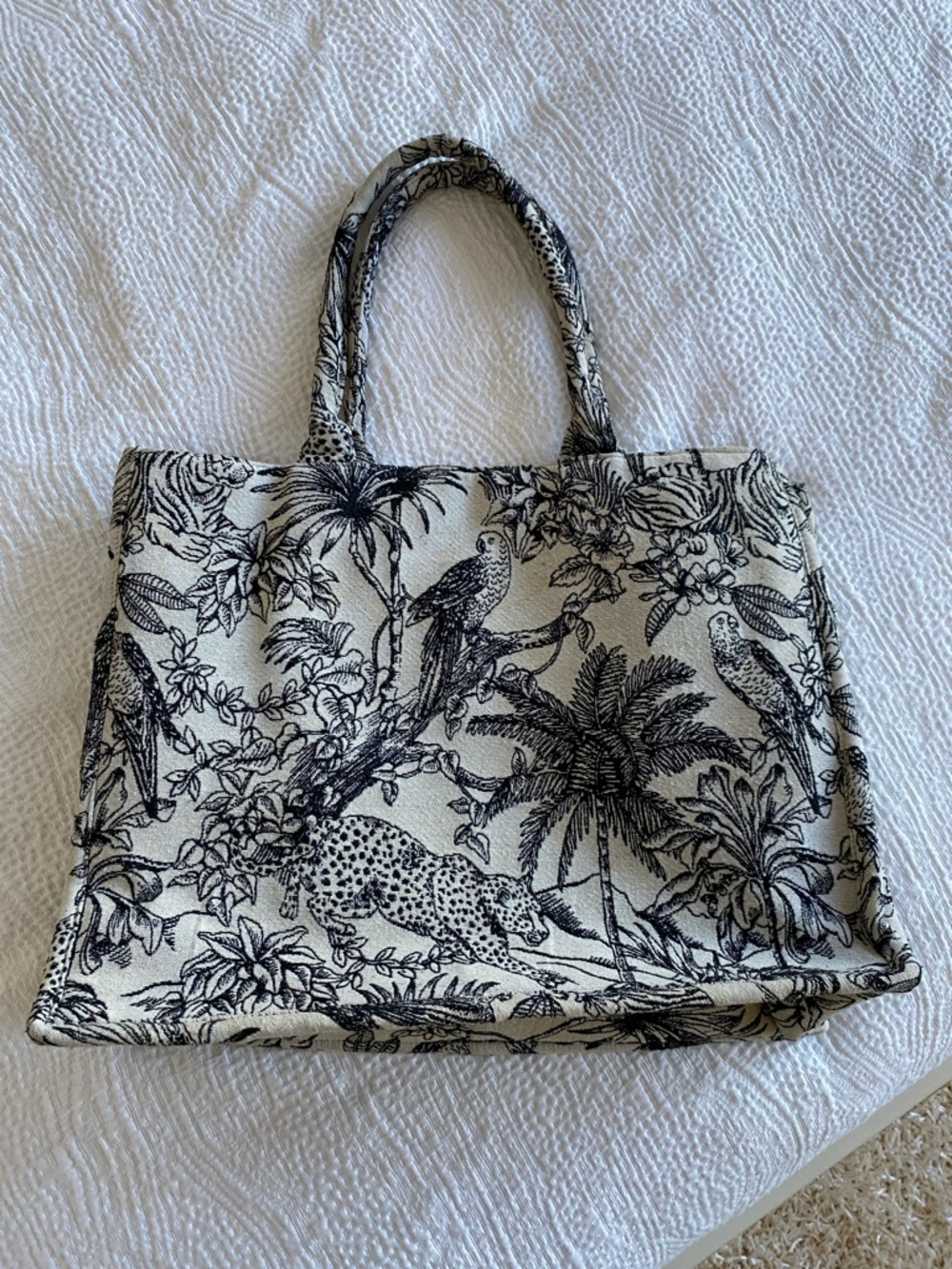 H&M Canvas Wildlife Print Tote Bag in Black and Cream